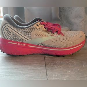 Women’s Brooks Ghost 15 - size 8.5